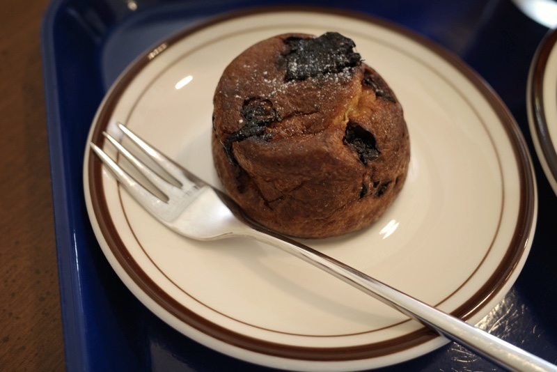焼きたてカヌレ「ファーブルトン」のアップ
