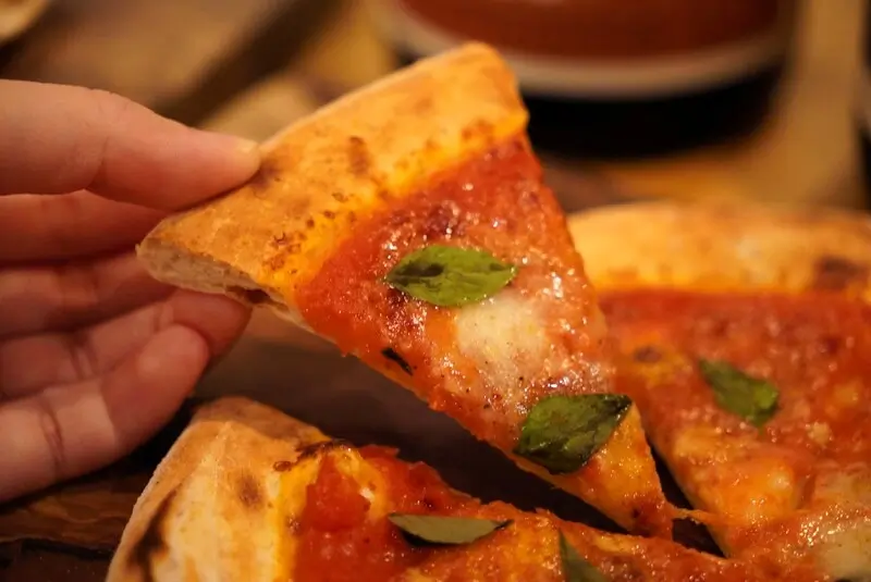 鎌田製作所　マルゲリータ　持ち上げた様子