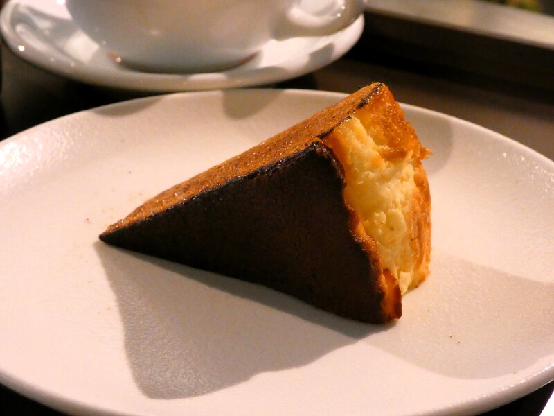 MUEN COFFEE ムエンコーヒー　バスクチーズケーキ