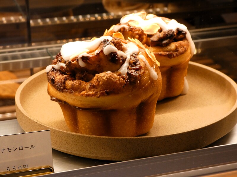 sym（ ）coffee roasters（シム コーヒー ロースターズ）　シナモンロール