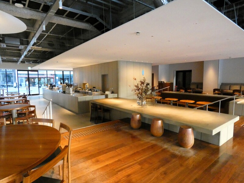 ブル―ボトルコーヒー福岡天神店　店内　全体像