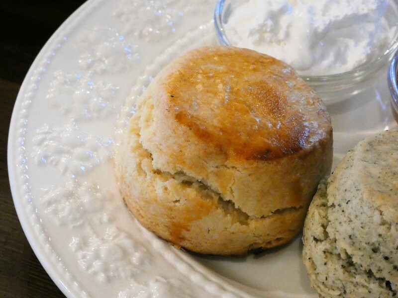 TEA ROOM flower bird（ティールーム フラワーバード）　　スコーン