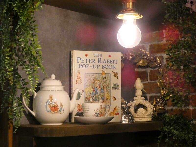 TEA ROOM flower bird（ティールーム フラワーバード）　店内装飾