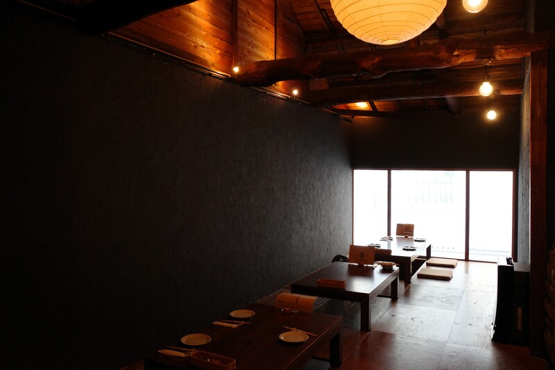 鎌田製作所　2階　テーブル席