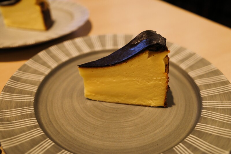 ワイン食堂Vin-Vie　バンビ　嫁のバスクチーズケーキ