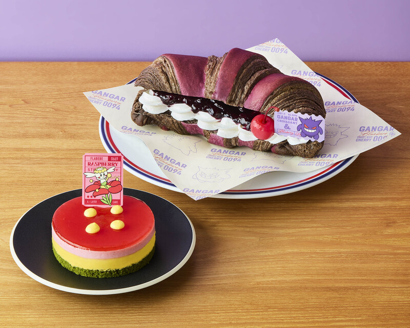 プロント　ポケモン　フラベベのフランボワーズと苺のケーキ（左）ゲンガーのクロワッサンサンド～ブルーベリーヨーグルト～（右）